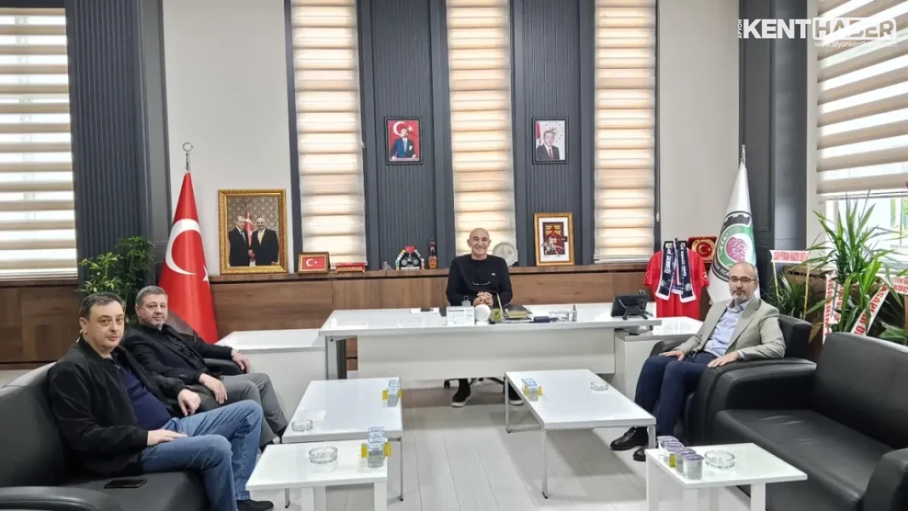 Afyonkarahisar İl Sağlık Müdürü Dr. Hakkı Öztürk’ten Mehmet Mühsürler’e Nazik Ziyaret