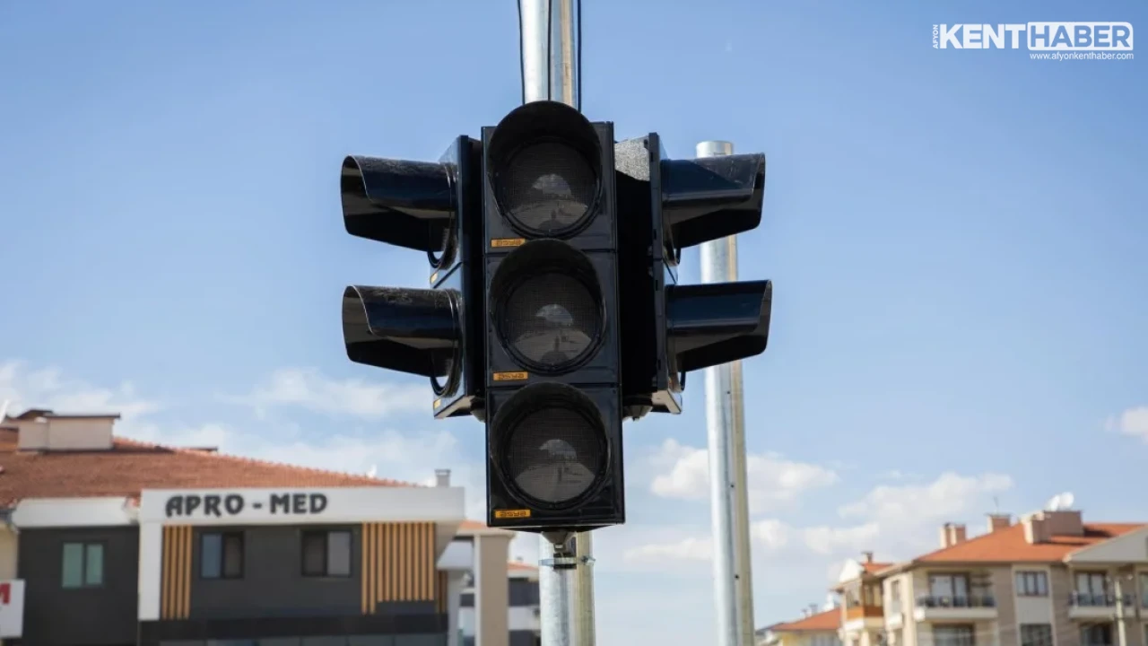 Afyonkarahisar'da Trafik Güvenliği İçin Sinyalizasyon Çalışmaları Sürüyor - Detay Görsel 3