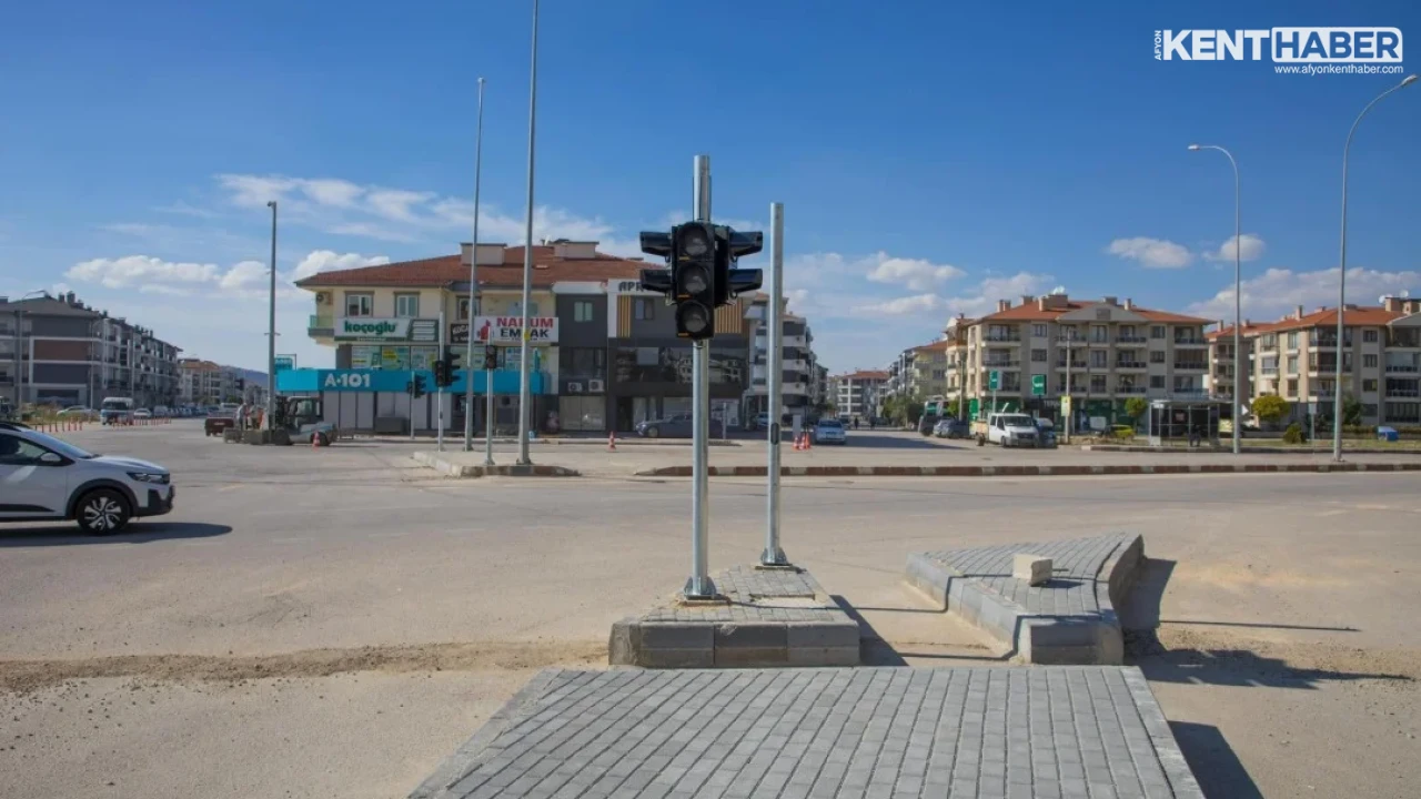 Afyonkarahisar'da Trafik Güvenliği İçin Sinyalizasyon Çalışmaları Sürüyor - Detay Görsel 4
