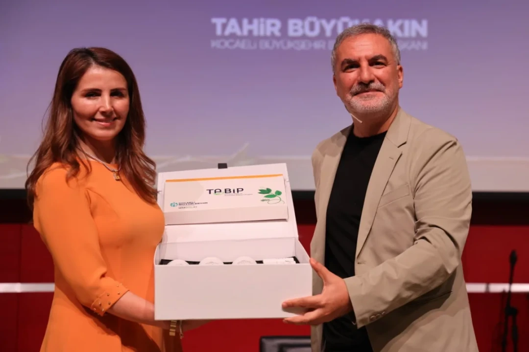 Kocaeli’de Edebiyat Tutkunları ‘Gece Açan Çiçekler’ Kitabının Derinliklerini Masaya Yatırı