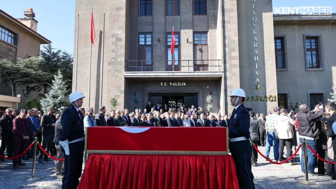 Afyonkarahisar Vali Yardımcısı İhsan Ayrancı İçin Valilikte Hüzünlü Veda Töreni Düzenlendi - Detay Görsel 4