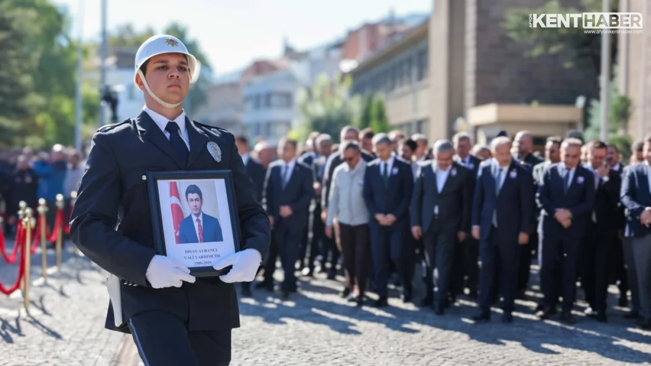 Afyonkarahisar Vali Yardımcısı İhsan Ayrancı İçin Valilikte Hüzünlü Veda Töreni Düzenlendi - Detay Görsel 5