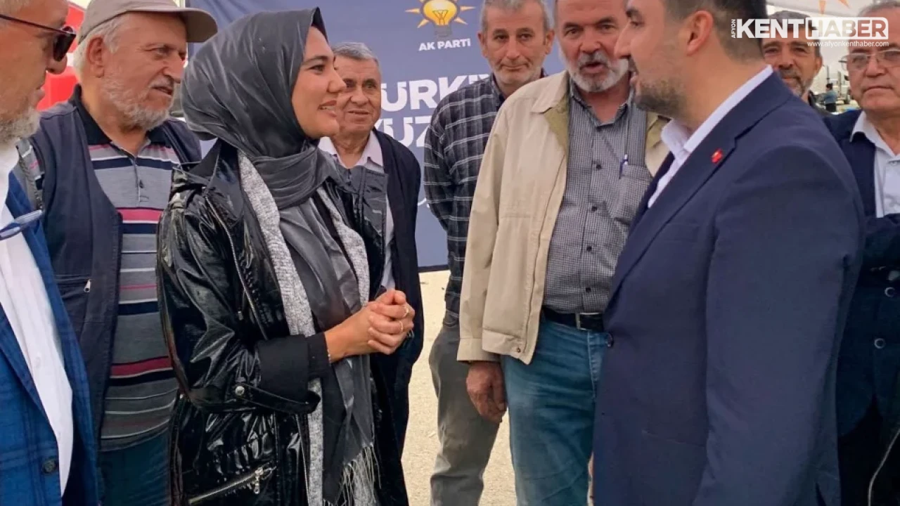 AK Parti Afyonkarahisar İl Başkanı Dr. Özgür Kavak Ataköy Semt Pazarı'nda Esnafın Nabzını Tuttu - Detay Görsel 3
