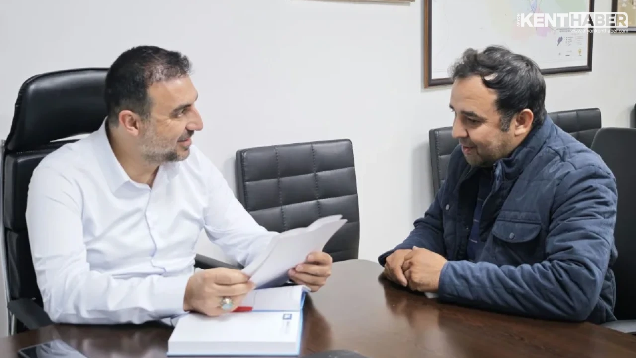 AK Parti Afyonkarahisar İl Başkanı Özgür Kavak Vatandaşlarla Bir Araya Gelerek Talepleri Dinledi - Detay Görsel 3