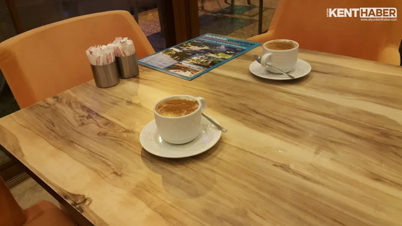 Sandıklı Belediyesi Cumhuriyet Parkı'nda Meşhur Hakiki Salep Satışları Başladı - Detay Görsel 1
