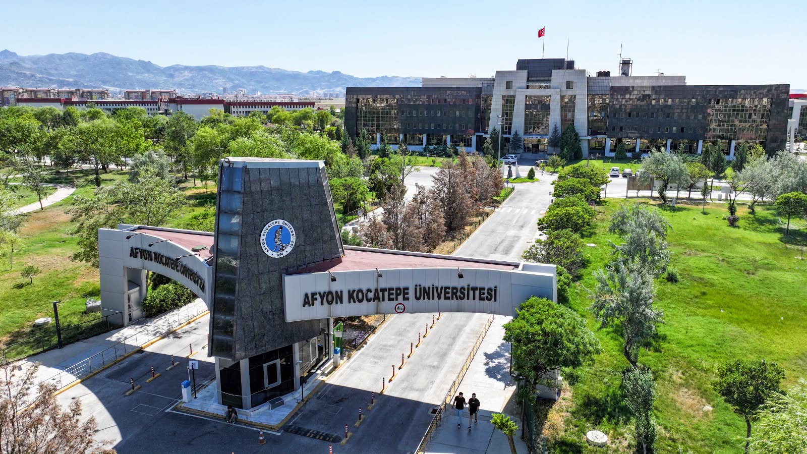 “Üniversitemizi geleceğin ihtiyaçlarına göre şekillendiriyoruz”