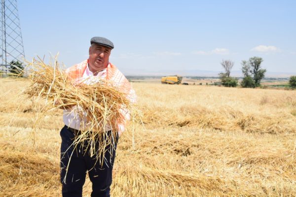 ÇİFTÇİ ÜRETİYOR AMA KAZANAMIYOR