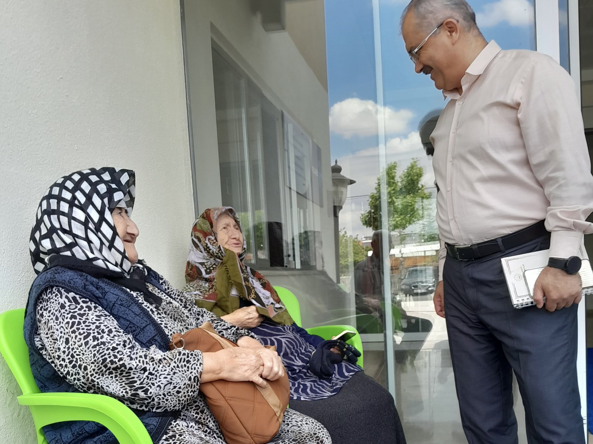 İl Müdürü Erdoğan, Huzurevini Ziyaret Etti - Fotoğraf 2