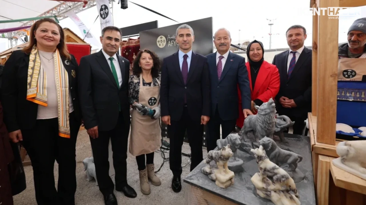 Afyonkarahisar'da Gastro Afyon Festivali Coşkusu: Anadoludakiler Pazarı Vatandaşlarla Buluştu - Detay Görsel 1