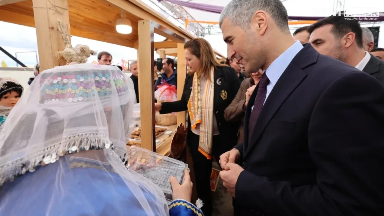 Afyonkarahisar'da Gastro Afyon Festivali Coşkusu: Anadoludakiler Pazarı Vatandaşlarla Buluştu - Detay Görsel 2