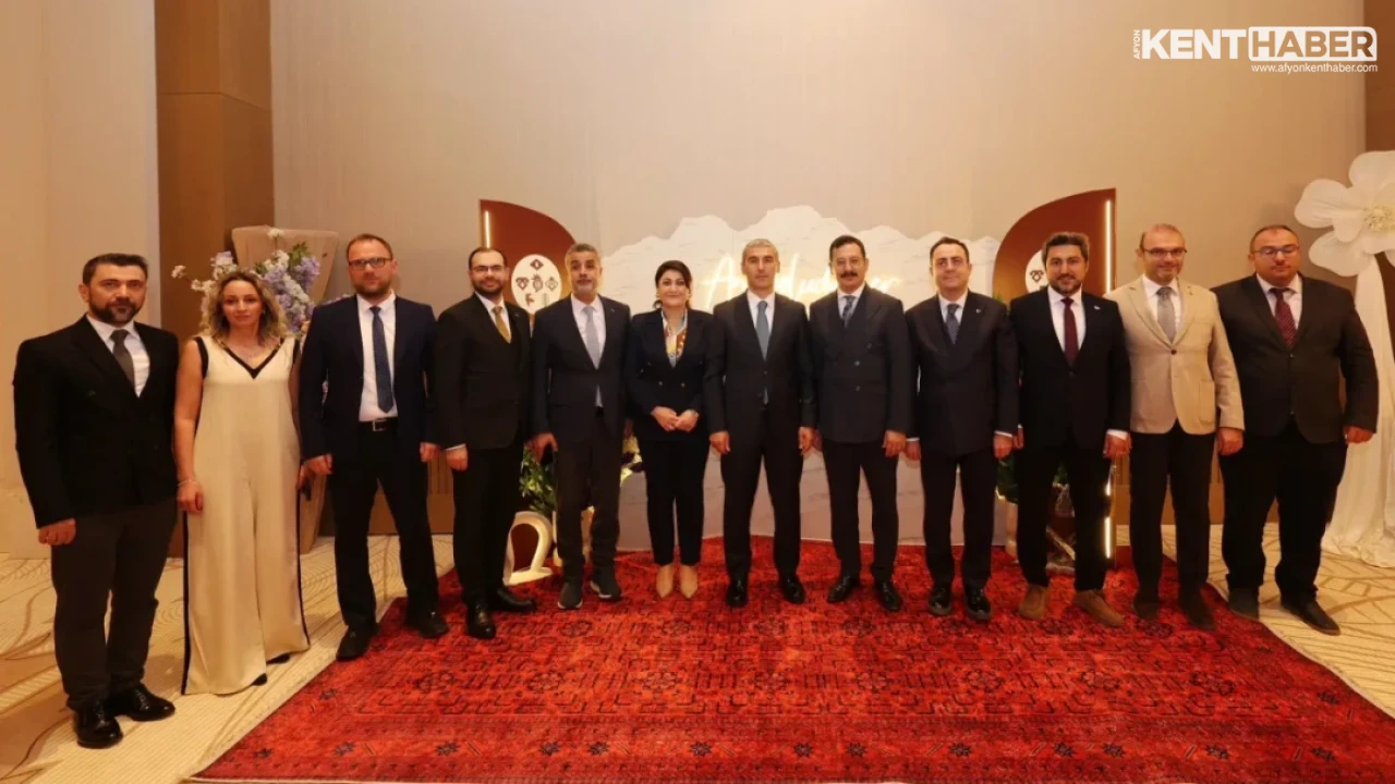 Afyonkarahisar'da Lezzet ve Kültür Şöleni: 8. Uluslararası Gastro Afyon Festivali Görkemli Gala ile Başladı - Detay Görsel 3