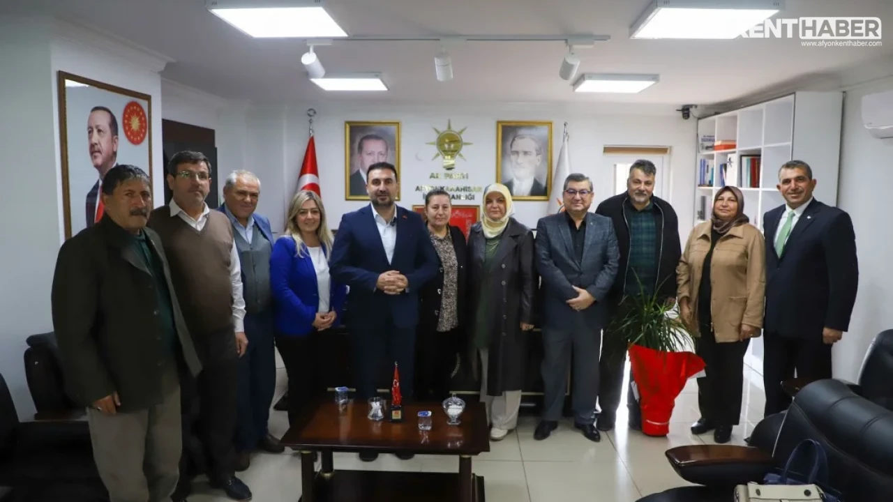 Afyon Muhtarları Dayanışma Derneği'nden AK Parti İl Başkanı Dr. Özgür Kavak'a Hayırlı Olsun Ziyareti - Detay Görsel 2