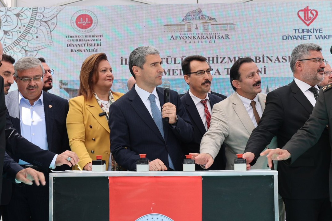 Afyonkarahisar İl Müftülüğü Yeni Hizmet Binası İçin İlk Harç Vali Naci Aktaş’ın Katılımıyla Döküldü