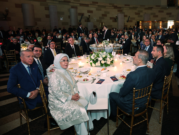 Cumhurbaşkanı Erdoğan'dan New York'ta Gurbetçilere Tarihi Vurgu: Entegreye Evet, Asimilasyona Hayır - Detay Görsel 3