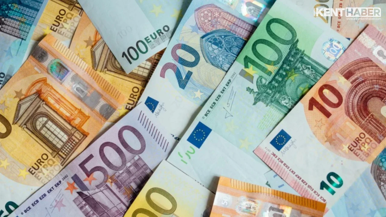 Küresel Piyasalar Çalkalanıyor: Euro Dolar Karşısında Son İki Buçuk Yılın En Düşük Seviyesine Geriledi