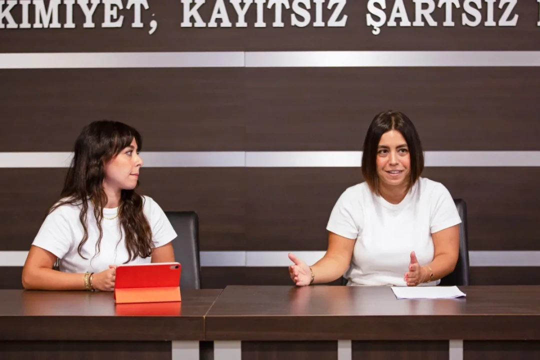 İzmir Narlıdere’de Kadın İstihdamına Dijital Rönesans: Mutfaktaki Lezzetler Kazanca Dönüşüyor