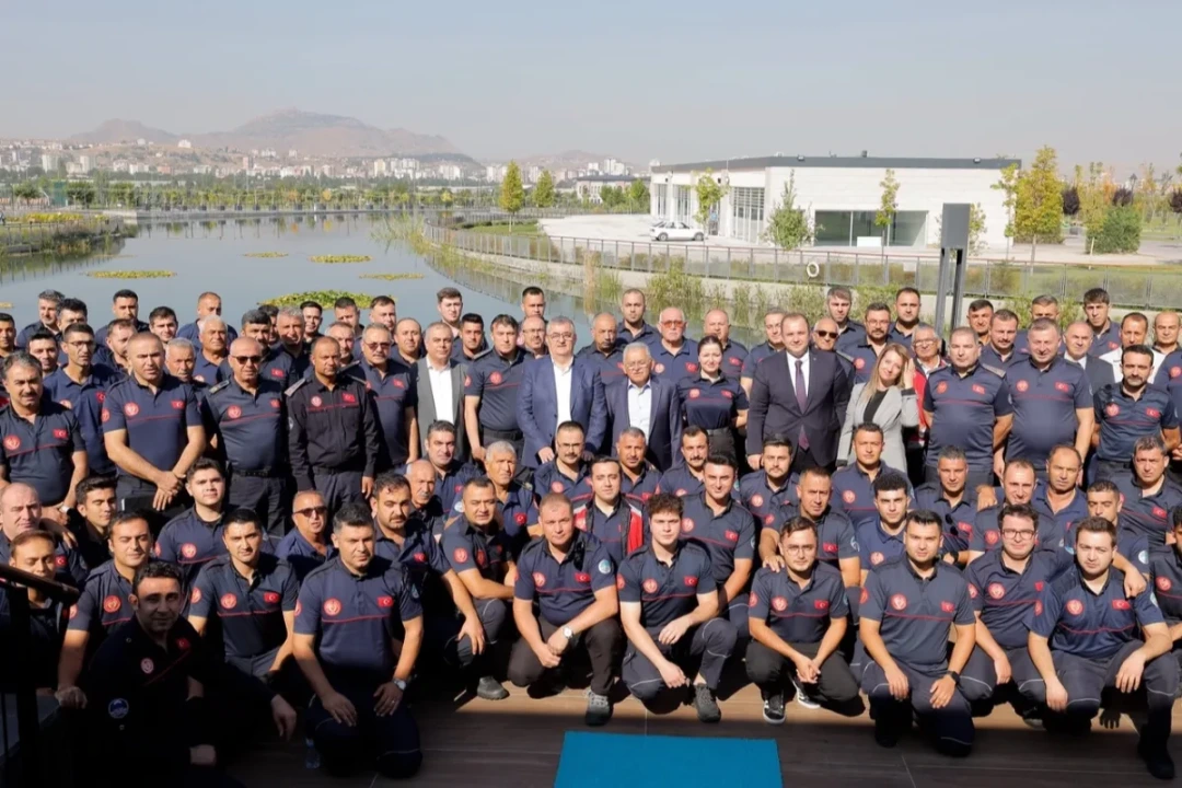 Kayseri Büyükşehir Belediye Başkanı Memduh Büyükkılıç’tan İtfaiye Teşkilatına Anlamlı Ziyaret