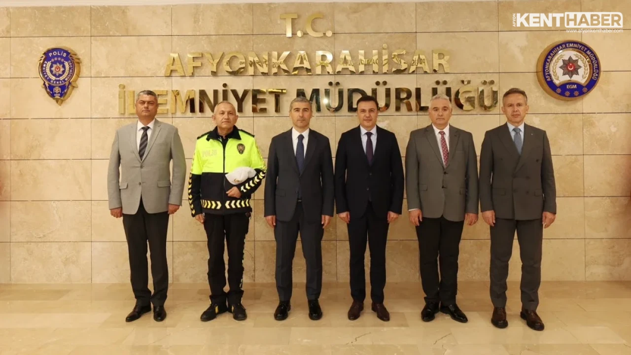 Afyonkarahisar Valisi Dr. Naci Aktaş'tan İl Emniyet Müdürlüğüne Ziyaret - Detay Görsel 3