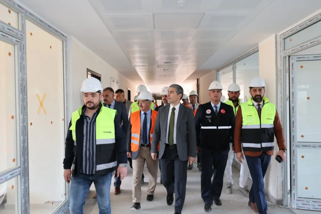 Afyonkarahisar Valisi Dr. Naci Aktaş'tan Devam Eden Yatırımlara Yakın Takip - Detay Görsel 1