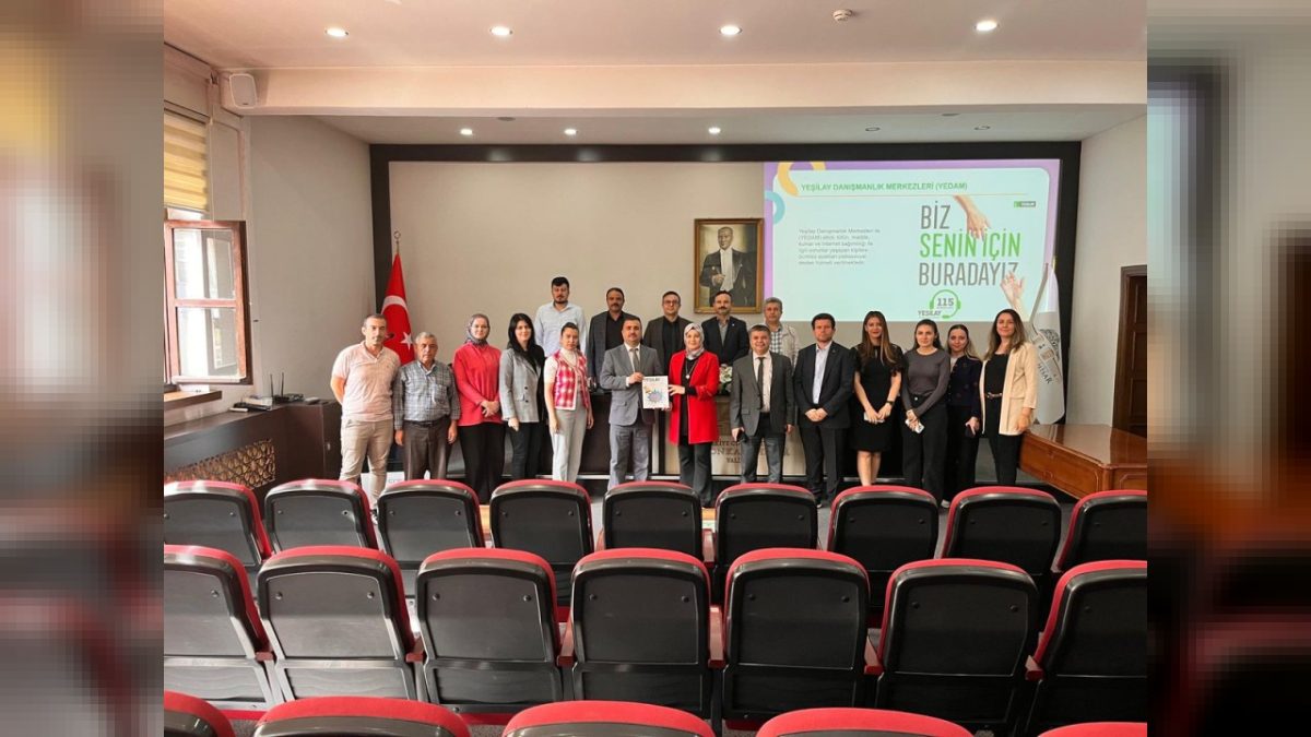 Yeşilay Afyonkarahisar Şubesi’nden Personele Yönelik Kritik Bilgilendirme: Dr. Emine Ağtaş Bağımlılıkla Mücadeleyi Anlattı