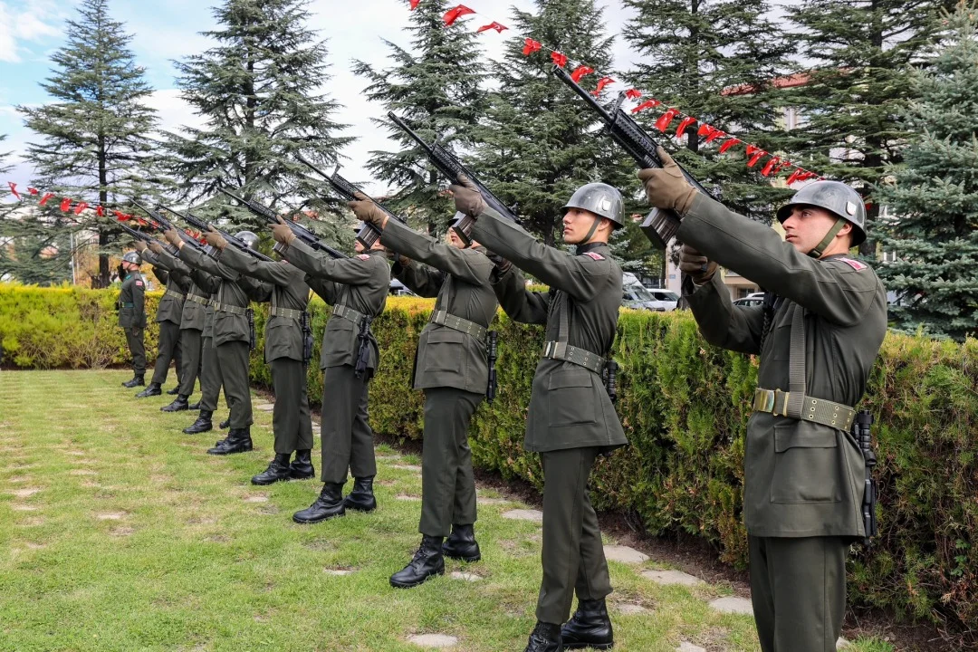 Afyonkarahisar'da 29 Ekim Coşkusu: Kocatepe Parkı'nda Çelenk Sunma Töreni gerçekleştirilecek - Detay Görsel 4