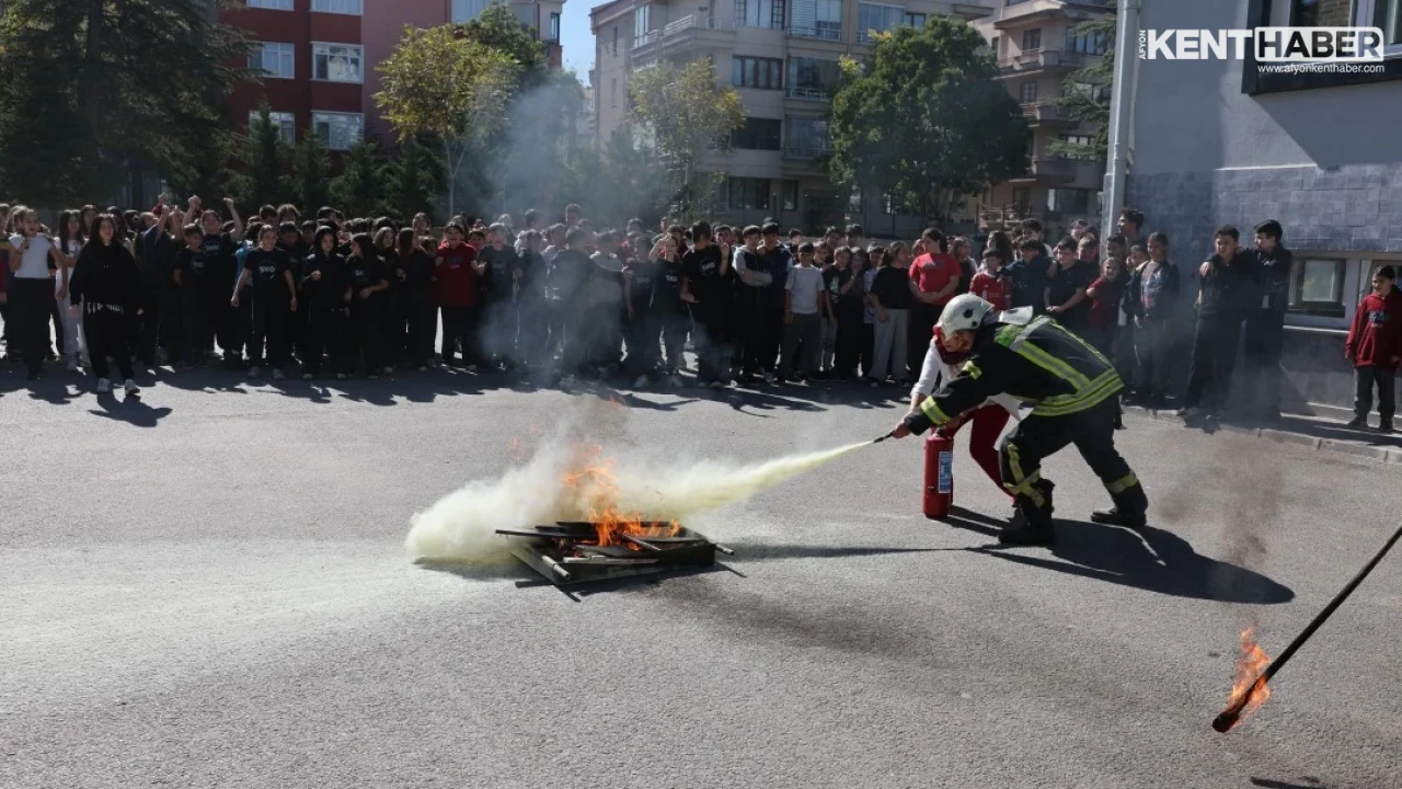 Afyonkarahisar Belediyesi'nden İlköğretim Okullarında Kapsamlı Afet ve Yangın Eğitimi - Detay Görsel 1