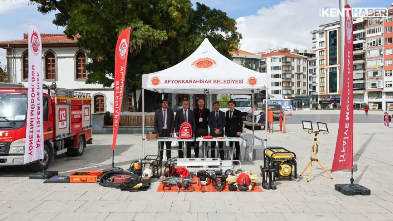 Afyonkarahisar Belediyesinden Zafer Meydanında Afet Farkındalık Standı
