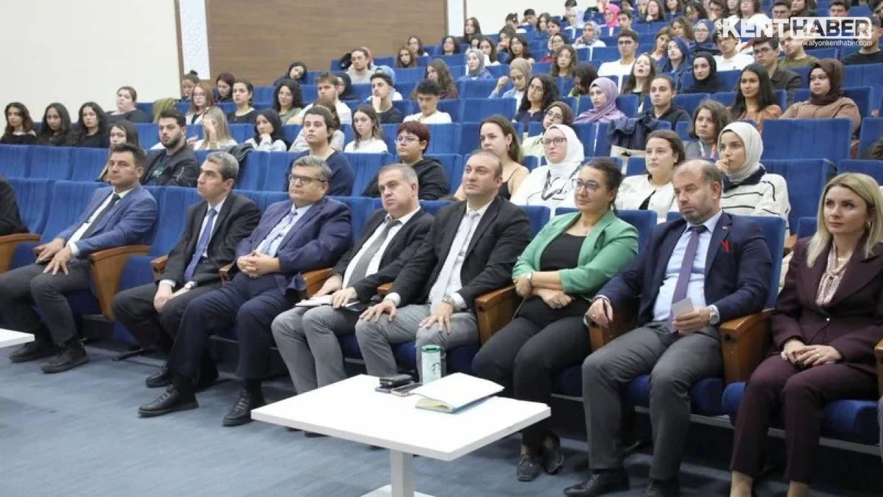 AFSÜ Rektörü Prof. Dr. Adem Aslan Öğrencilerle Buluştu: Karar Süreçlerinde Aktif Katılım Vurgusu - Detay Görsel 1