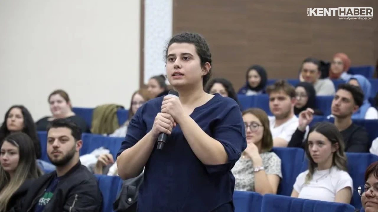 AFSÜ Rektörü Prof. Dr. Adem Aslan Öğrencilerle Buluştu: Karar Süreçlerinde Aktif Katılım Vurgusu - Detay Görsel 3