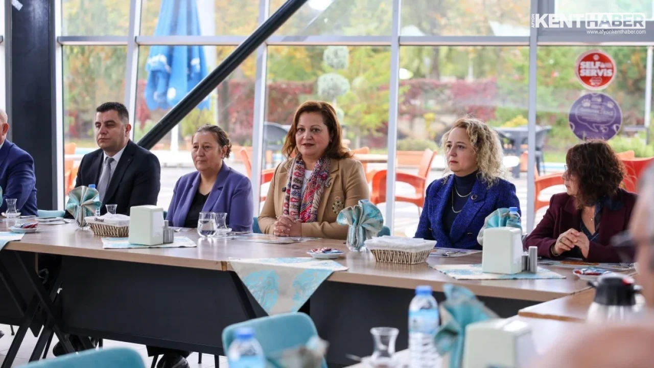 Başkan Burcu Köksal Muhtarlar Günü Programında Mahallelerin İhtiyaçlarını Değerlendirdi - Detay Görsel 3
