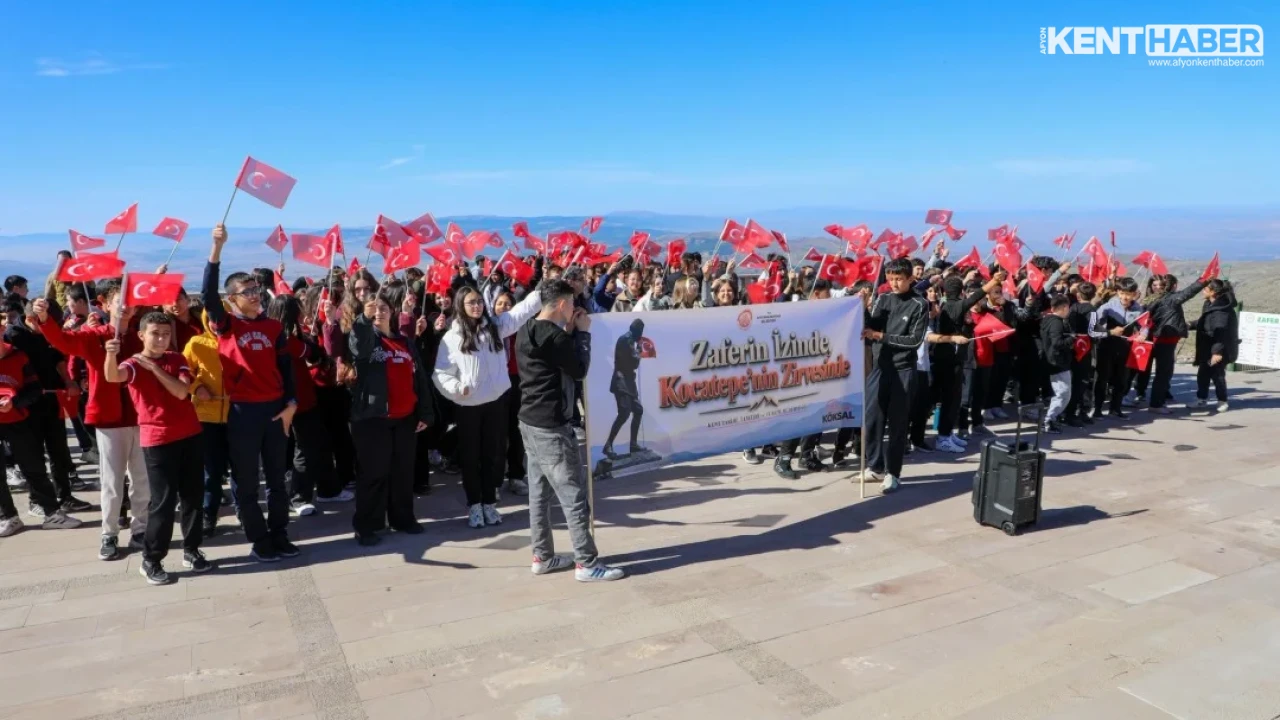 Afyonkarahisar Belediyesi'nden Öğrenciler İçin Zaferin İzinde Kocatepe Ziyareti - Detay Görsel 1