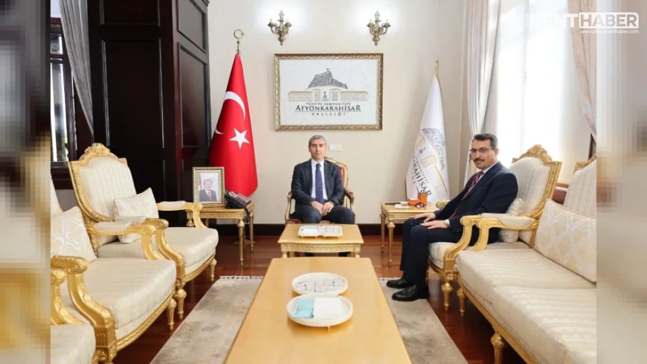 Afyonkarahisar İl Müftüsü Dr. Ali Hayri Çelik’ten Vali Dr. Naci Aktaş’a Makam Ziyareti