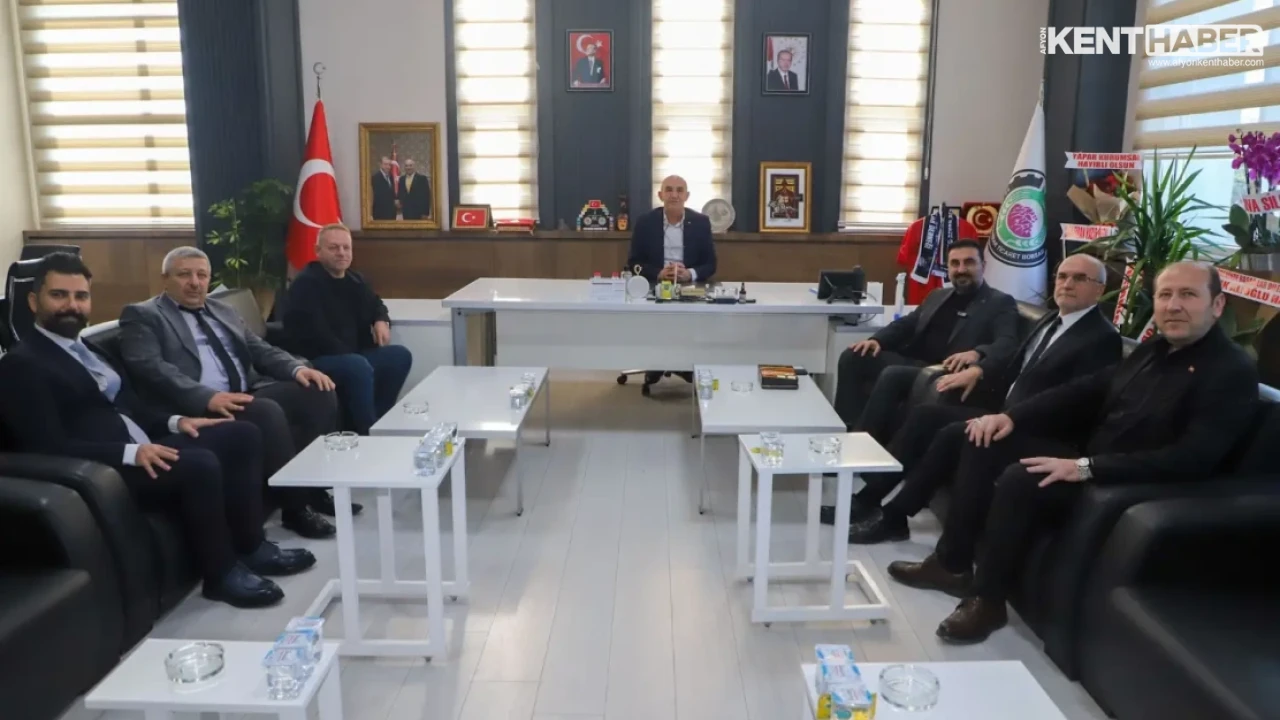 AK Parti Afyonkarahisar İl Başkanı Dr. Özgür Kavak'tan Ticaret Borsası'na Ziyaret - Detay Görsel 2