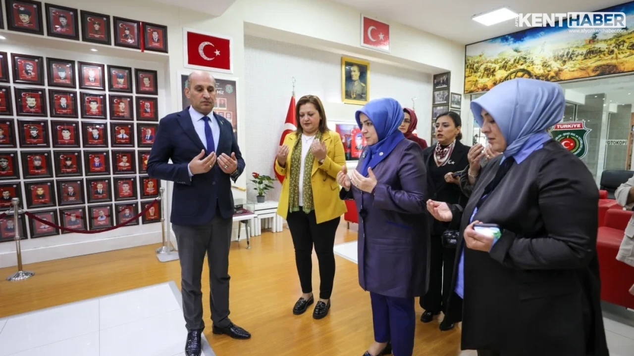 Afyonkarahisar Belediyesi'nden Şehit Aileleri ve Gaziler Derneği'ne Anlamlı Ziyaret - Detay Görsel 2