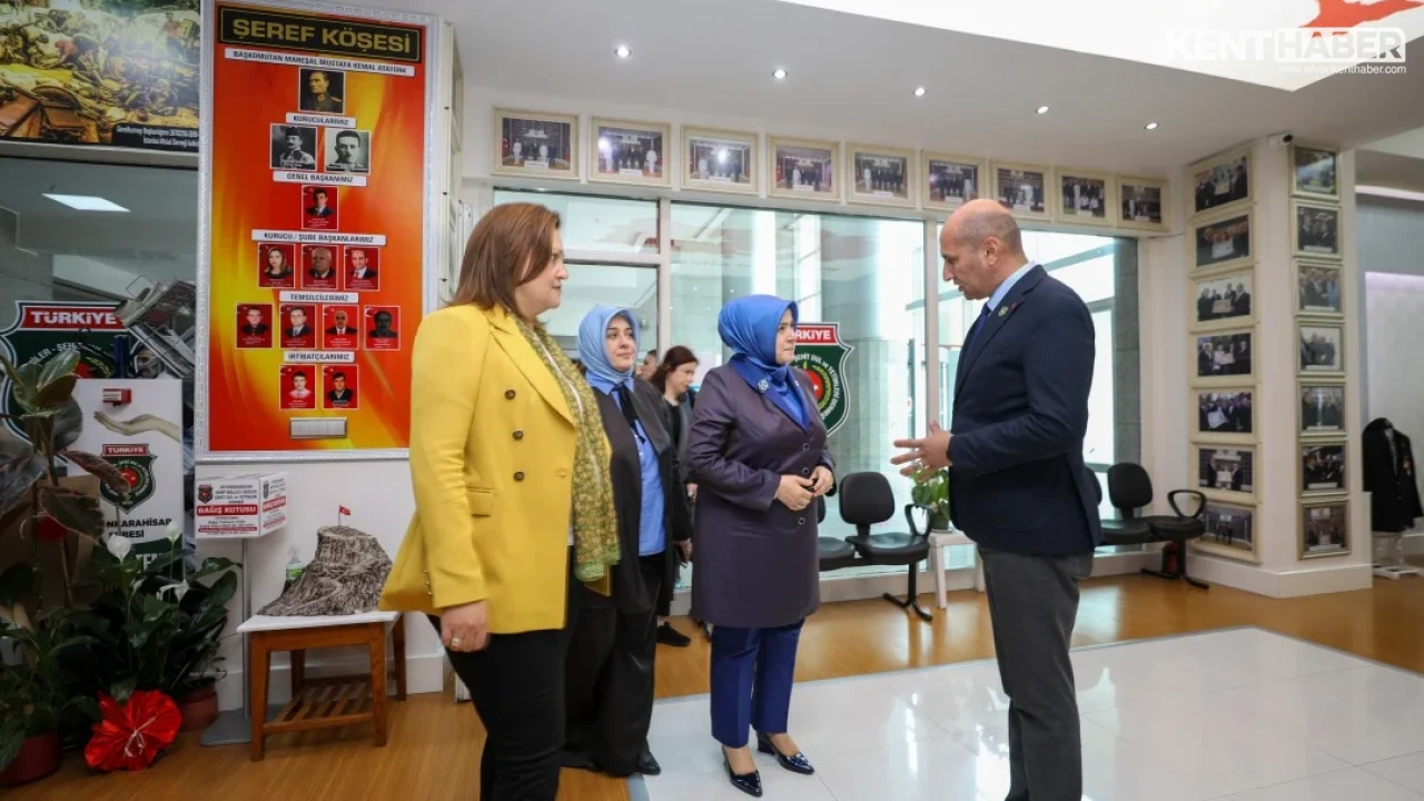 Afyonkarahisar Belediyesi'nden Şehit Aileleri ve Gaziler Derneği'ne Anlamlı Ziyaret - Detay Görsel 3