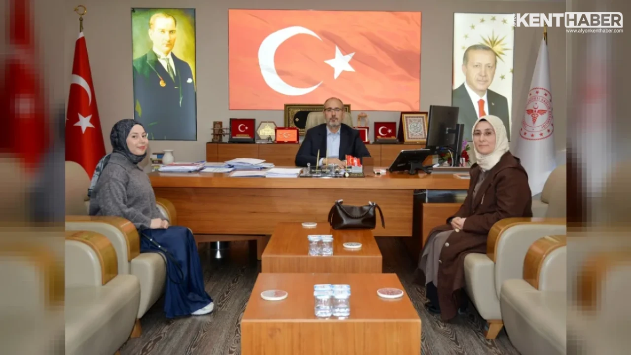 AK Parti Sandıklı İlçe Kadın Kolları Başkanı Sevim Ulusoy’dan İl Sağlık Müdürü Dr. Hakkı Öztürk’e Nezaket Ziyareti
