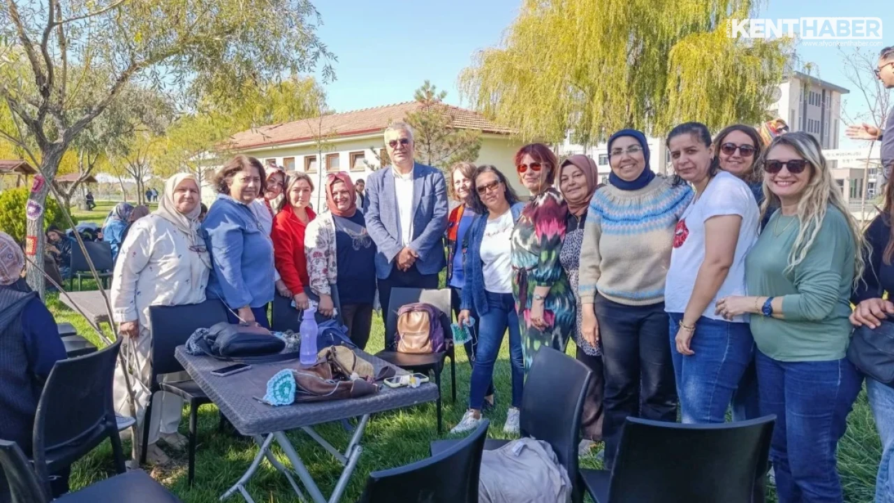 Afyonkarahisar Akarçay Kültür Parkı'nda Dayanışma ve Örgü Buluşması Gerçekleşti - Detay Görsel 1