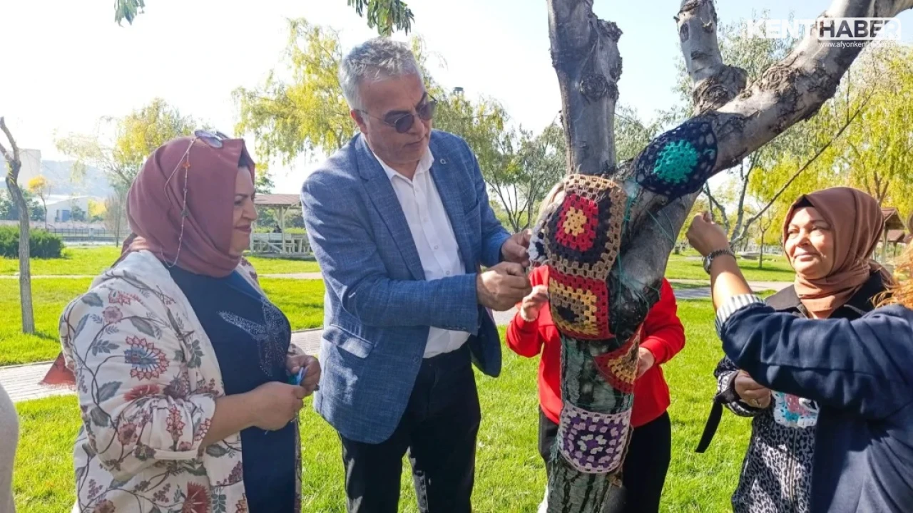 Afyonkarahisar Akarçay Kültür Parkı'nda Dayanışma ve Örgü Buluşması Gerçekleşti - Detay Görsel 3