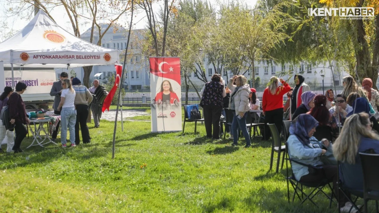 Afyonkarahisar Akarçay Kültür Parkı'nda Dayanışma ve Örgü Buluşması Gerçekleşti - Detay Görsel 4