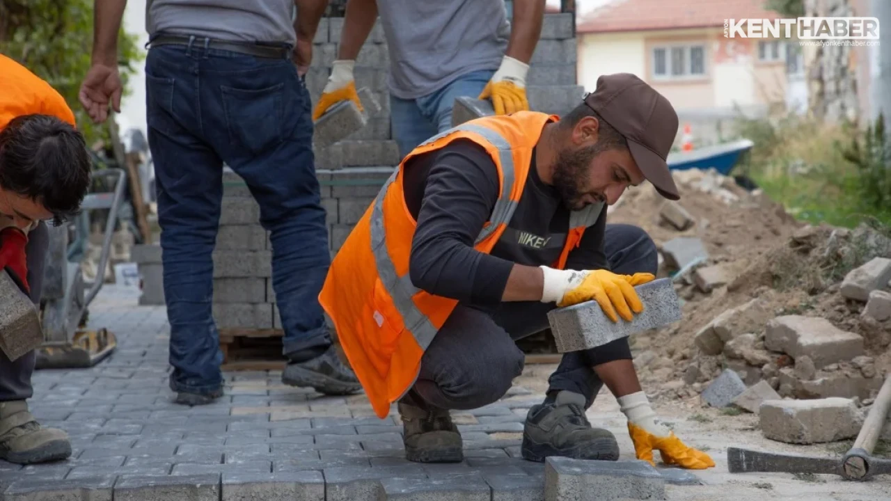 Afyonkarahisar Belediyesi Akçin Mahallesi'nde Altyapı Sonrası Yol Yenileme Çalışmalarını Başlattı - Detay Görsel 1