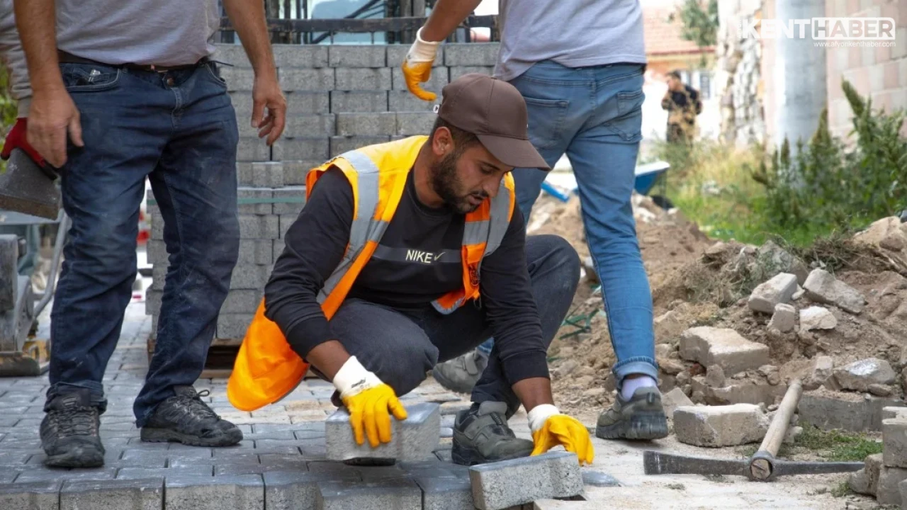 Afyonkarahisar Belediyesi Akçin Mahallesi'nde Altyapı Sonrası Yol Yenileme Çalışmalarını Başlattı - Detay Görsel 2