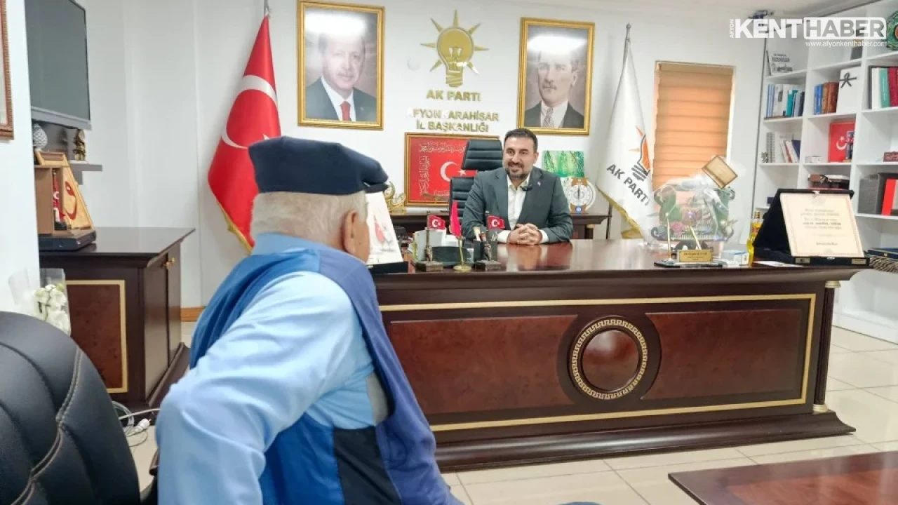 AK Parti Afyonkarahisar İl Başkanlığı Şehit Babası Sabri Oymak'ı Ağırladı - Detay Görsel 1