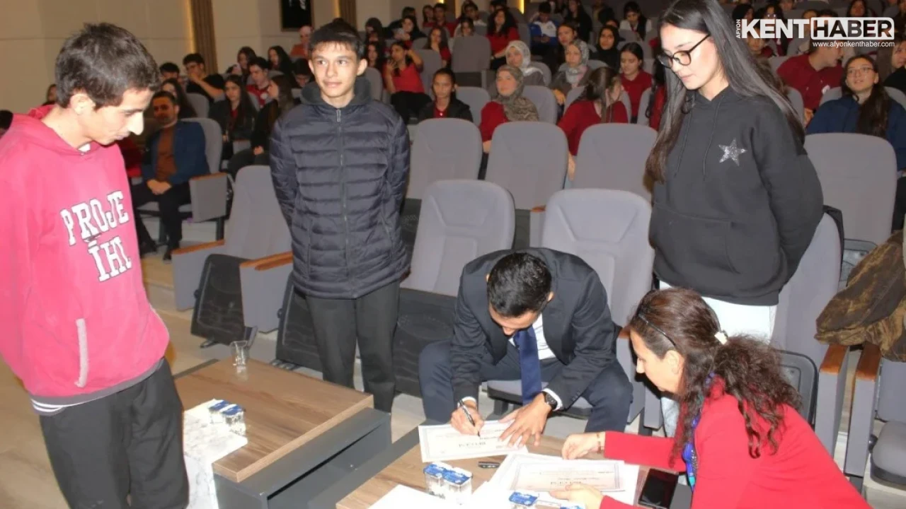 Emirdağ'da Aziziye Sanat Merkezi Gençlere Yönelik Kapsamlı Etkinliklere Ev Sahipliği Yaptı - Detay Görsel 3