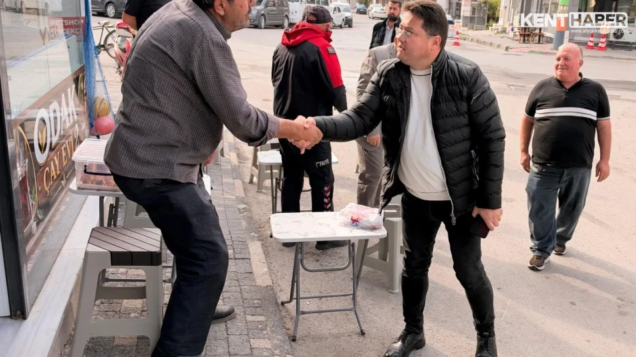 Bolvadin Belediye Başkanı Derviş Aynacı Her Fırsatta Halkla İç İçe - Detay Görsel 4