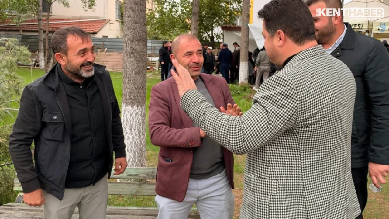 Bolvadin Belediye Başkanı Derviş Aynacı Merhum Esnaf İbrahim Akkuş’un Mevlid Programına Katıldı