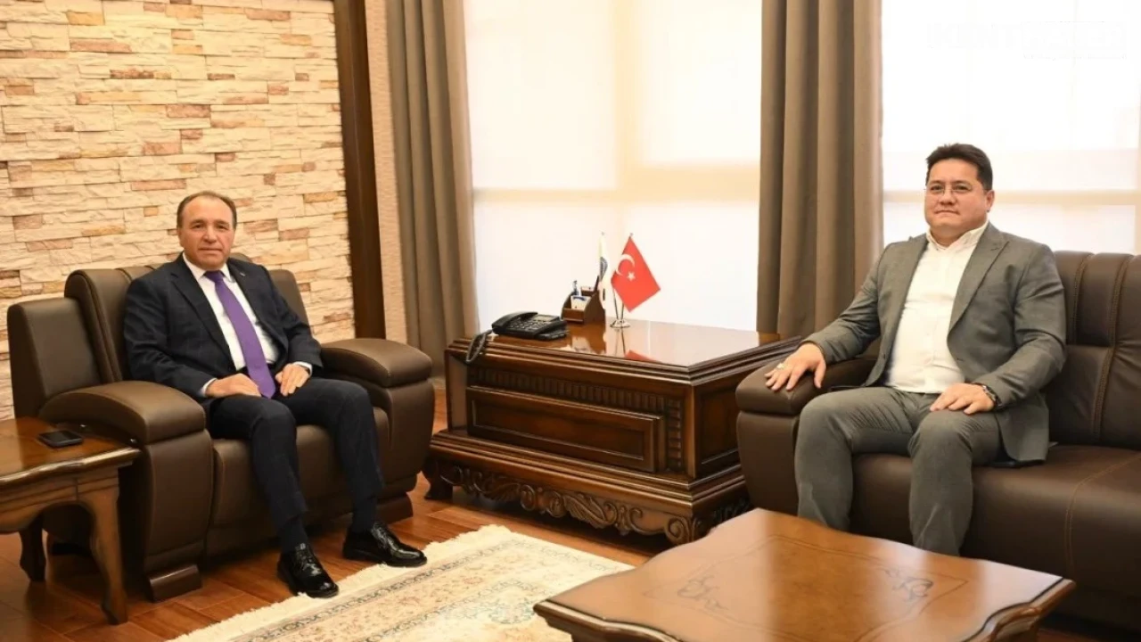 Bolvadin Belediye Başkanı Derviş Aynacı’dan AKÜ Rektörü Prof. Dr. Mehmet Karakaş’a Kritik Ulaşım Ziyareti - Detay Görsel 3