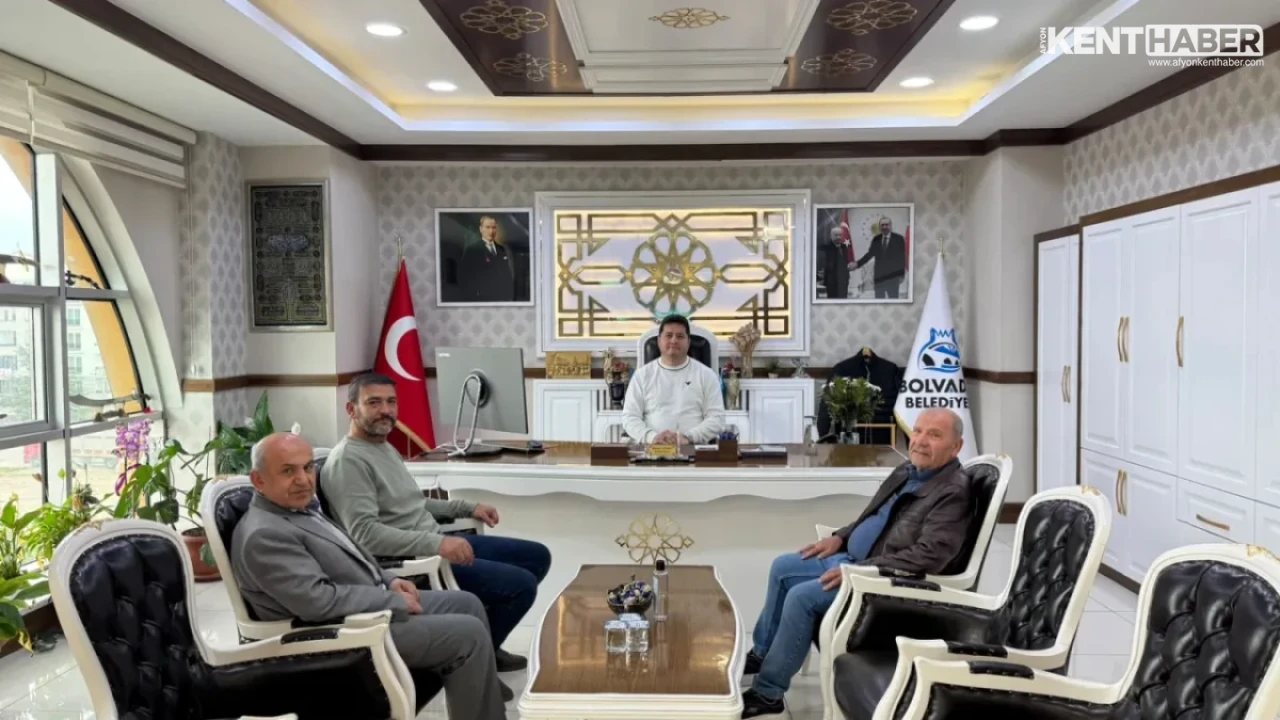 Bolvadin Belediye Başkanı Derviş Aynacı’ya MHP Meclis Üyelerinden Makam Ziyareti