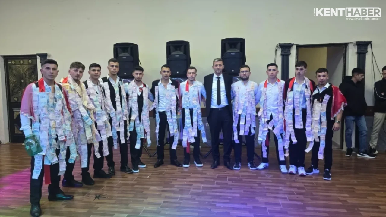 Sinanpaşada Mehmetçik Coşkusu: 3. Geleneksel Asker Eğlencesi Düzenlendi