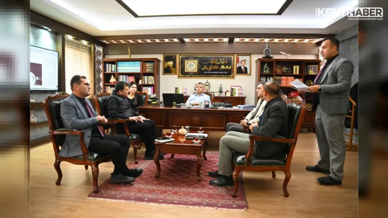 Emirdağ Belediye Başkanı Serkan Koyuncu Cuma Mesaisine Encümen Toplantısıyla Başladı