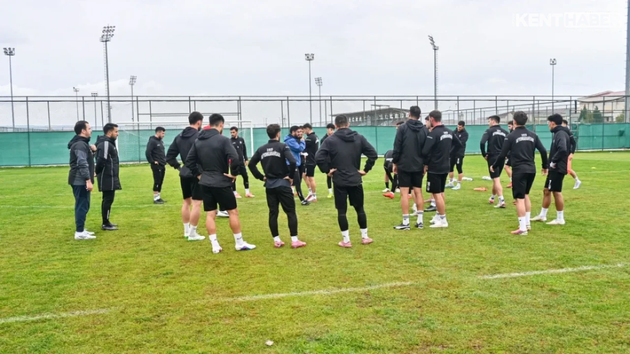 1923 Afyonkarahisarspor’dan Turgutreis SK Maçı Öncesi Gövde Gösterisi: Hazırlıklar Tam Gaz